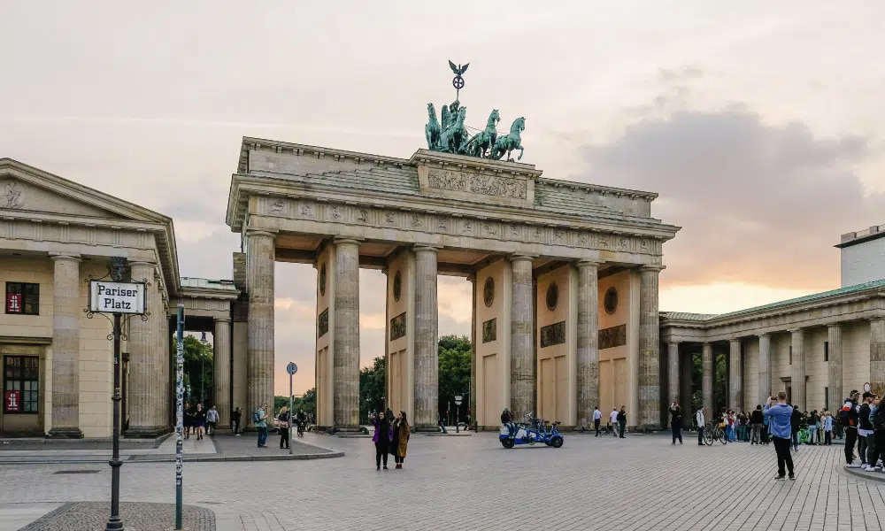 Bild vom Brandenburger Tor als Symbol für den Tag der Deutschen Einheit